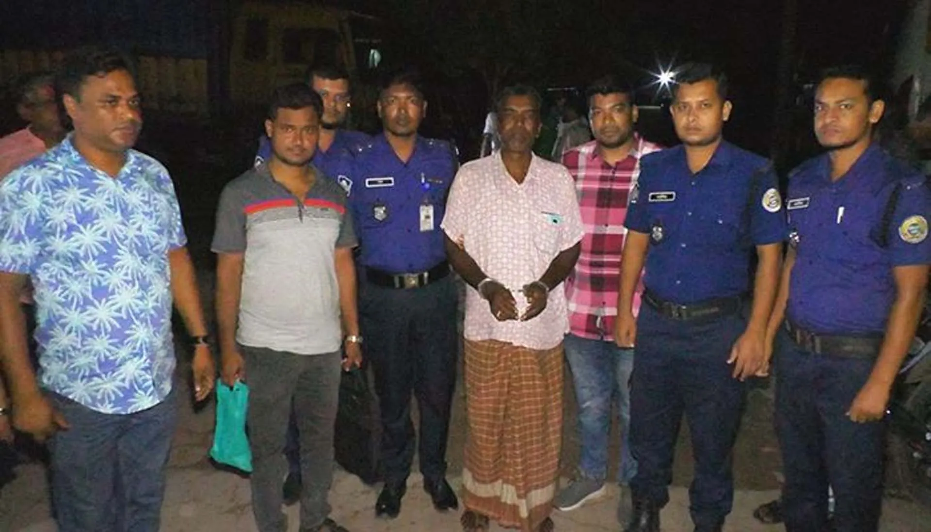   বরিশালে ভুল চিকিৎসায় ইউপি সদস্যের মৃত্যু, চিকিৎসক গ্রেপ্তার